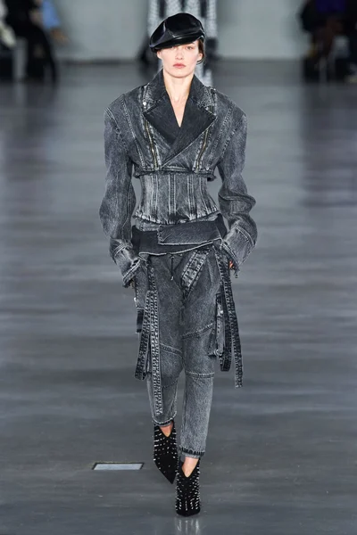 Look 11